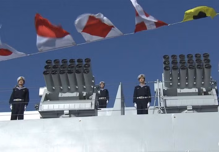 Ngày 22 tháng 1 năm 2017, tàu khu trục Tây Ninh 117 Type 052D biên chế cho Hạm đội Bắc Hải, Hải quân Trung Quốc. Ảnh: dwnews