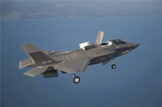 Máy bay chiến đấu tàng hình thế hệ thứ năm F-35. Ảnh: Sohu