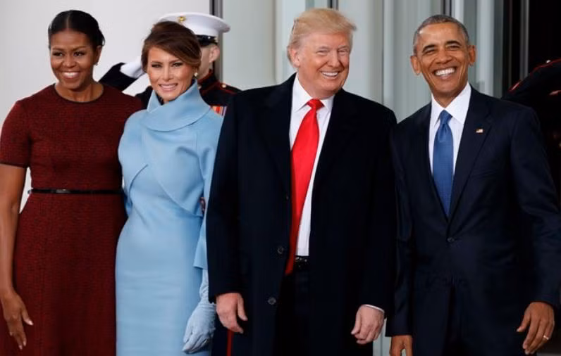 Ngày 20 tháng 1 năm 2017, ông Donald Trump nhậm chức Tổng thống Mỹ, ông Barack Obama rời nhiệm sở. Ảnh: Indian Express