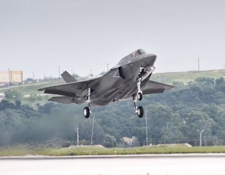 Máy bay chiến đấu F-35B đầu tiên của Anh, do Mỹ sản xuất (ảnh tư liệu)