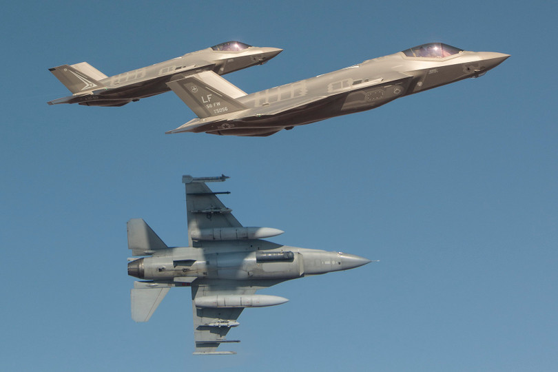 Biên đội máy bay chiến đấu Mỹ và Australia. Ảnh: Thời báo Hoàn Cầu, Trung Quốc.