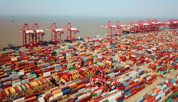 Chiến tranh thương mại Trung - Mỹ ngày càng gay gắt. Ảnh: Jfdaily.