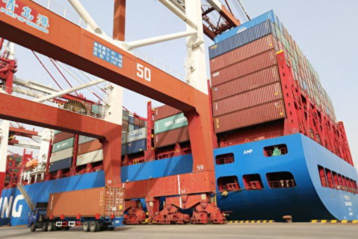 Do sức ép to lớn từ chiến tranh thương mại, Trung Quốc được cho là đang từng bước nhượng bộ Mỹ. Ảnh: Epochtimes.