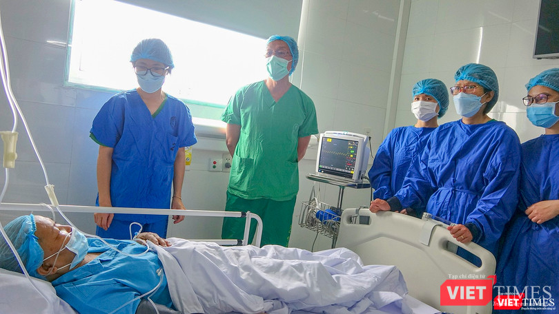 Bệnh nhân được chăm sóc đặc biệt sau ca ghép tế bào gốc tự thân đầu tiên tại Bệnh viện Đà Nẵng