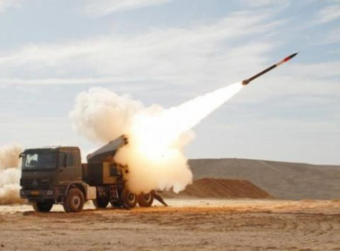 Israel phóng tên lửa dẫn đường chính xác ACCULAR12. Ảnh: Cankao.