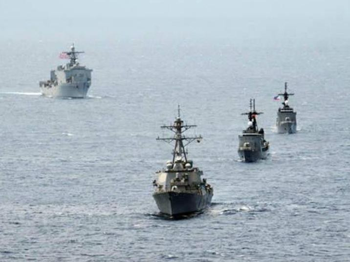 Tàu chiến hải quân Mỹ và Philippines trong một cuộc tập trận chung. Ảnh: Sohu.