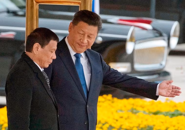 Tổng thống Philippines Rodrigo Duterte và Chủ tịch Trung Quốc Tập Cận Bình. Ảnh: Philstar.