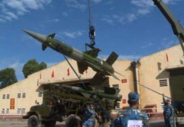 Phân đội tên lửa phòng không S-125M của Quân chủng phòng không - không quân Việt Nam tiến hành diễn tập chiến thuật. Ảnh: Cankao. Phân đội tên lửa phòng không S-125M của Quân chủng phòng không - không quân Việt Nam tiến hành diễn tập chiến thuật. Ảnh: Cankao.