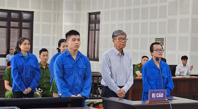 Các bị cáo tại phiên toà