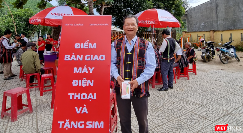 Đà Nẵng thực hiện tặng điện thoại thông minh cho người dân