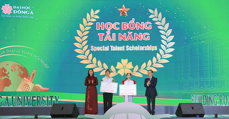 khai giang dh dang a 2.png