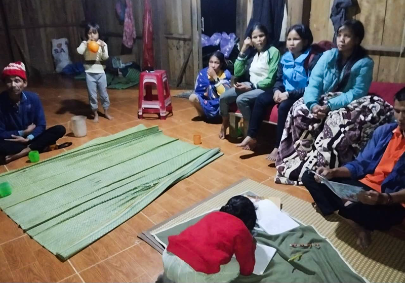 Người dân ở khu vực có nguy cơ sạt lở trên địa bàn huyện Nam Trà My (Quảng Nam) được sơ tán đến nơi an toàn