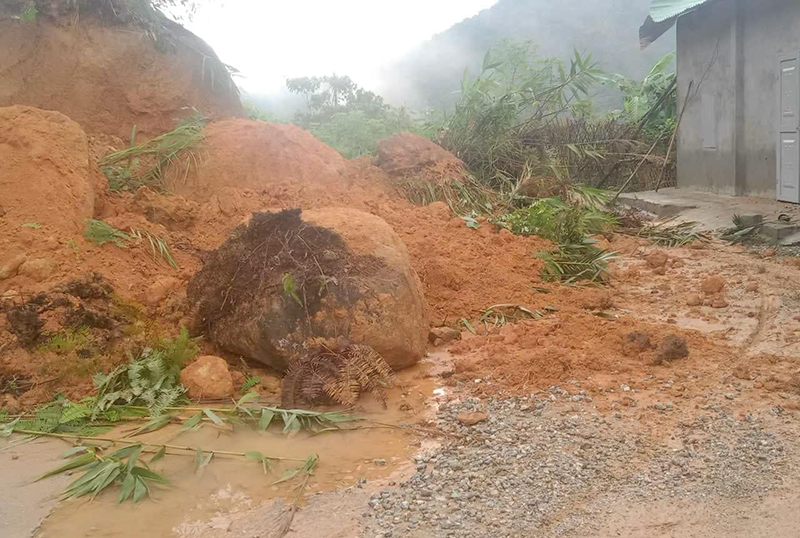 Sạt lở uy hiếp người dân miền núi tỉnh Quảng Nam