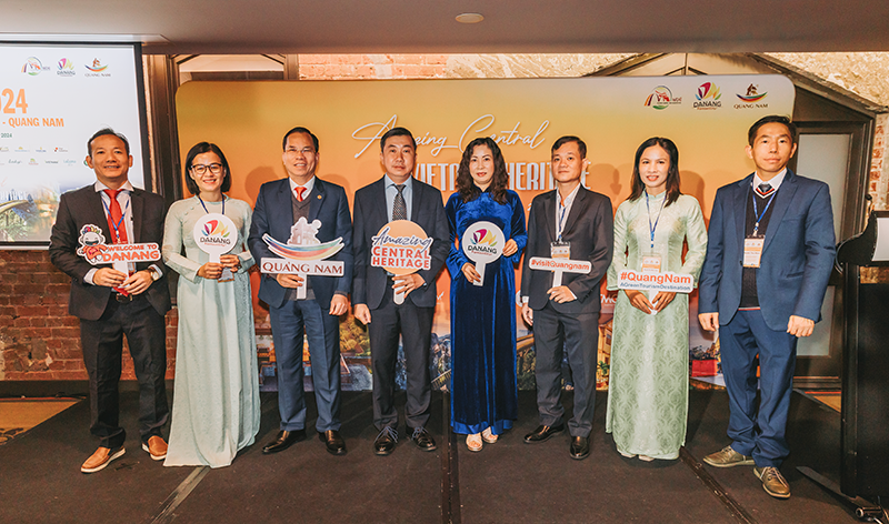 xuc tien du luch uc 2.png