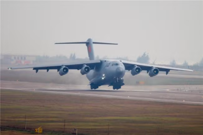 Máy bay vận tải cỡ lớn Y-20 Trung Quốc. Ảnh: Sina
