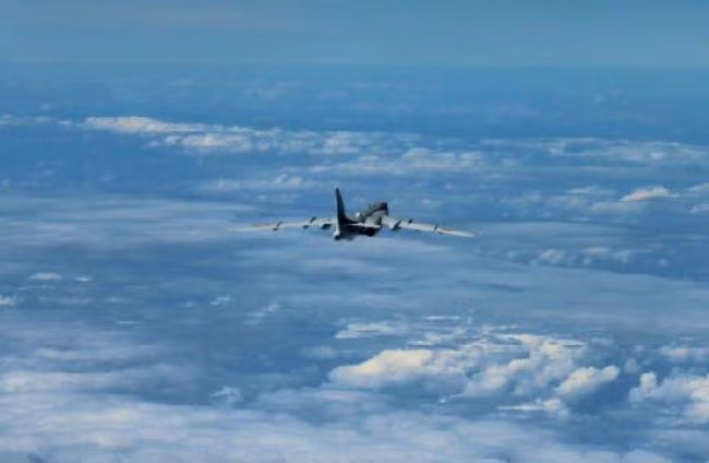 Máy bay ném bom H-6K Không quân Trung Quốc tiến hành 