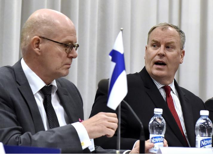 Thứ trưởng Quốc phòng Mỹ Robert O. Work. Ảnh: Defence.pk