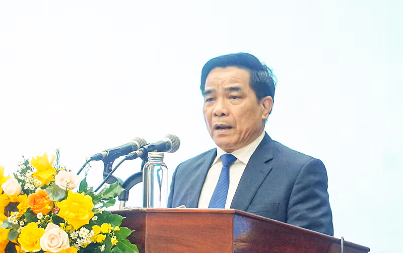 Ông Lê Văn Dũng, Chủ tịch UBND tỉnh Quảng Nam phát biểu tại lễ kỷ niệm 100 năm Ngày báo chí cách mạng Việt Nam do tỉnh Quảng Nam tổ chức, diễn ra chiều 16/6.