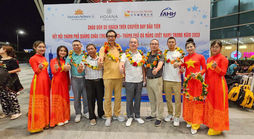 Hầu hết các hành khách trên chuyến bay là đại diện các đơn vị lữ hành của Trung Quốc.