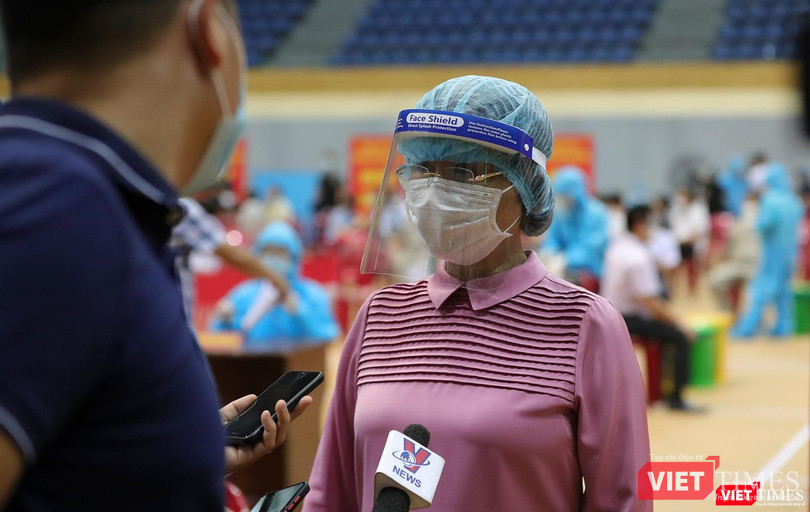 Bà Ngô Thị Kim Yến – Phó Chủ tịch UBND TP Đà Nẵng trong đợt kiểm tra công tác tiêm vaccine COVID-19 trên địa bàn TP Đà Nẵng