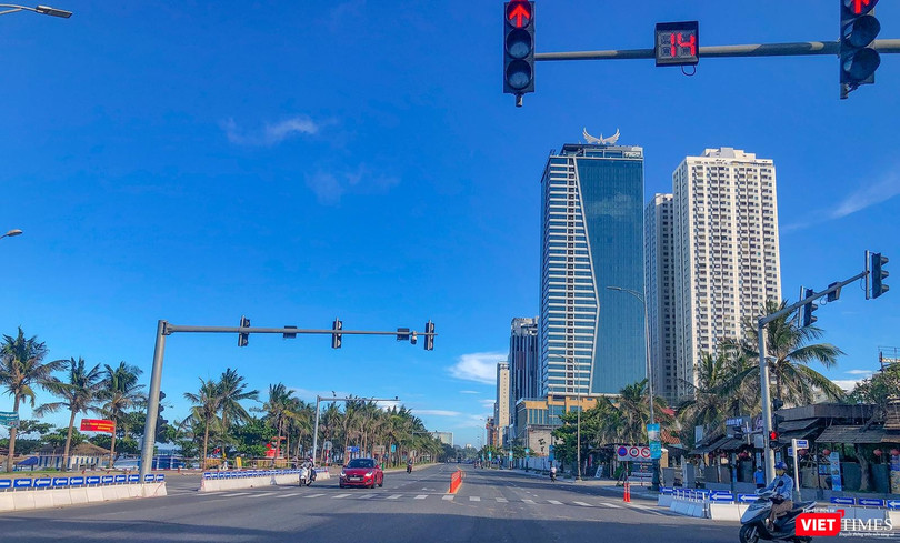 Một góc phố Đà Nẵng trong thời gian áp dụng chỉ thị hạn chế người dân ra ngoài khi không cần thiết