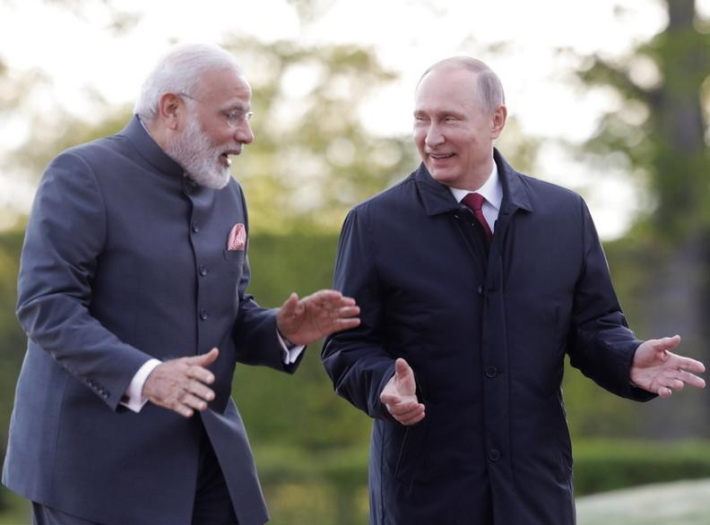 Ngày 2/6/2017, Thủ tướng Ấn Độ Narendra Modi tiến hành hội đàm với Tổng thống Nga Vladimir Putin. Ảnh: Kaixian