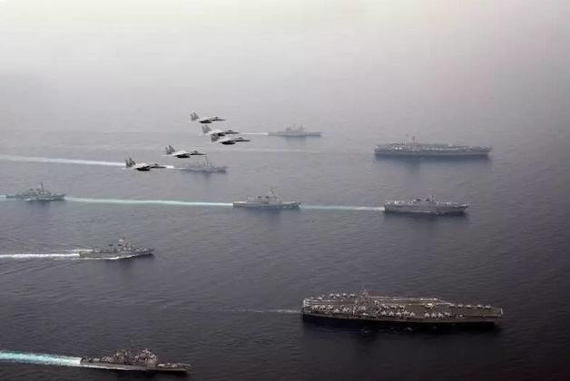 Hạm đội liên hợp Mỹ - Nhật tiến hành tập trận chung. Ảnh: Sohu