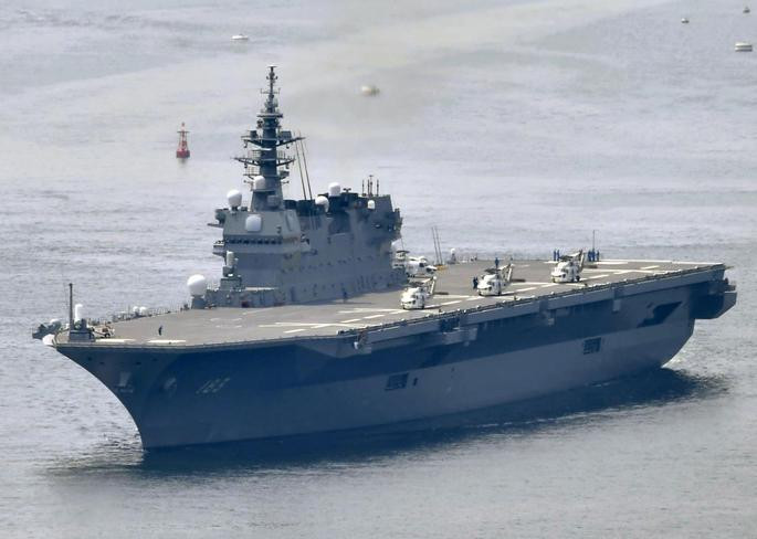 Tàu sân bay trực thăng Izumo của Lực lượng Phòng vệ Biển Nhật Bản. Ảnh: The Japan Times
