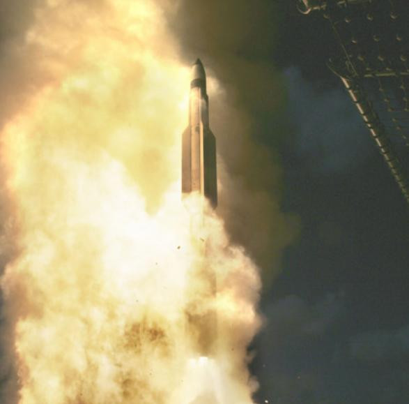 Tên lửa phòng không kiểu đánh chặn SM-3 Lực lượng Phòng vệ Biển Nhật Bản mua của Mỹ. Ảnh: People