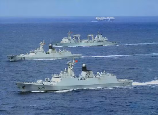 Biên đội tàu chiến Trung Quốc tiến hành hộ tống ở vịnh Aden.