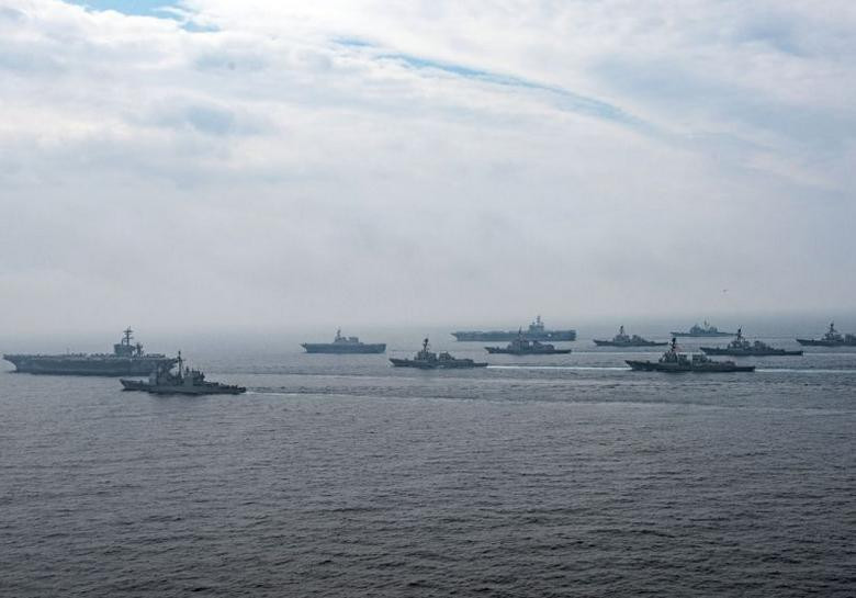 Biên đội 3 tàu sân bay Mỹ - Nhật tiến hành tập trận chung trên biển. Ảnh: Cankao