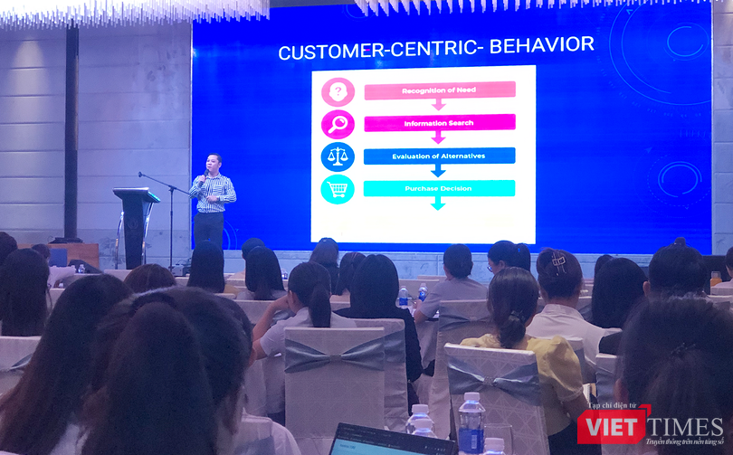 vt_tap huan du lich 1.png