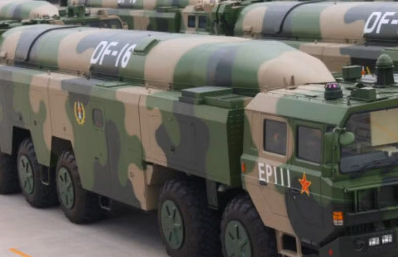 Tên lửa đạn đạo Đông Phong-16 Trung Quốc. Ảnh: Sina