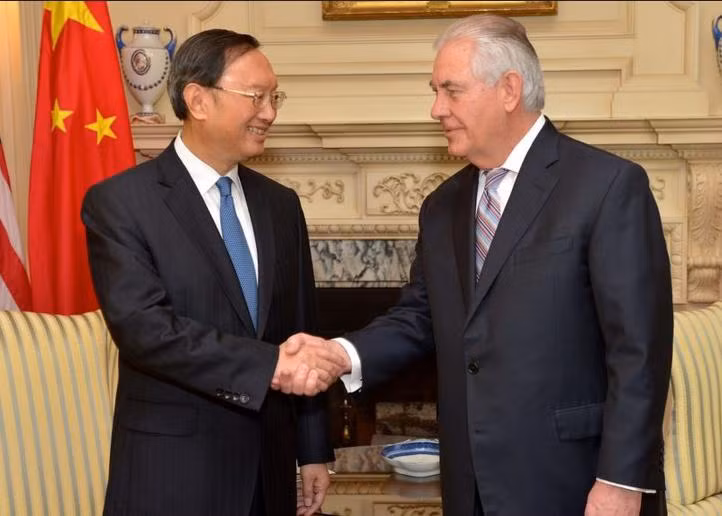 Từ ngày 27 - 28/2/2017, Ủy viên Quốc vụ Trung Quốc Dương Khiết Trì (trái) thăm Mỹ. Ảnh: VOA News