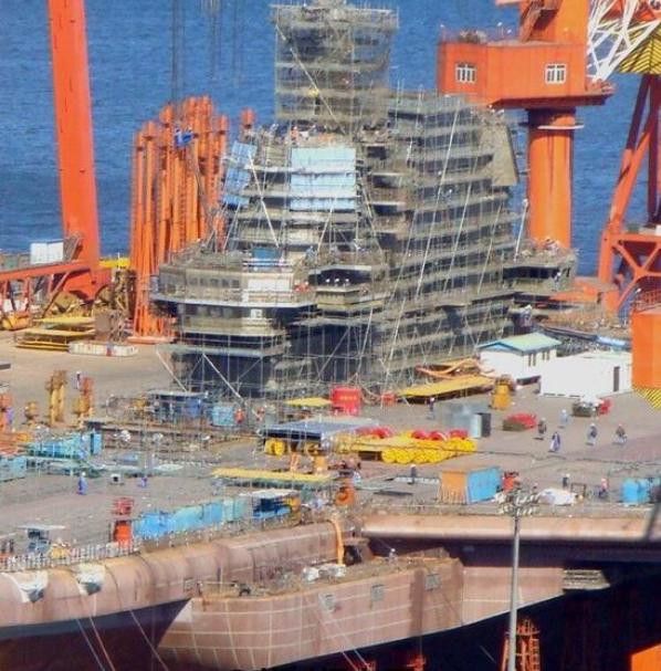 Tàu sân bay Type 001A Trung Quốc chuẩn bị hạ thủy. Ảnh: Sina