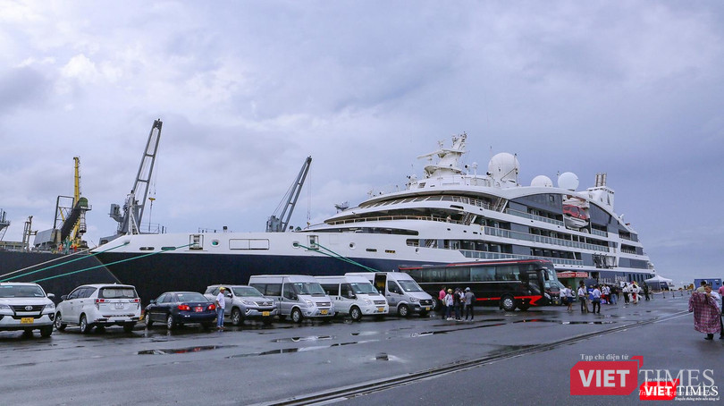 Tàu La Lapérouse tại cảng Tiên Sa (Đà Nẵng)