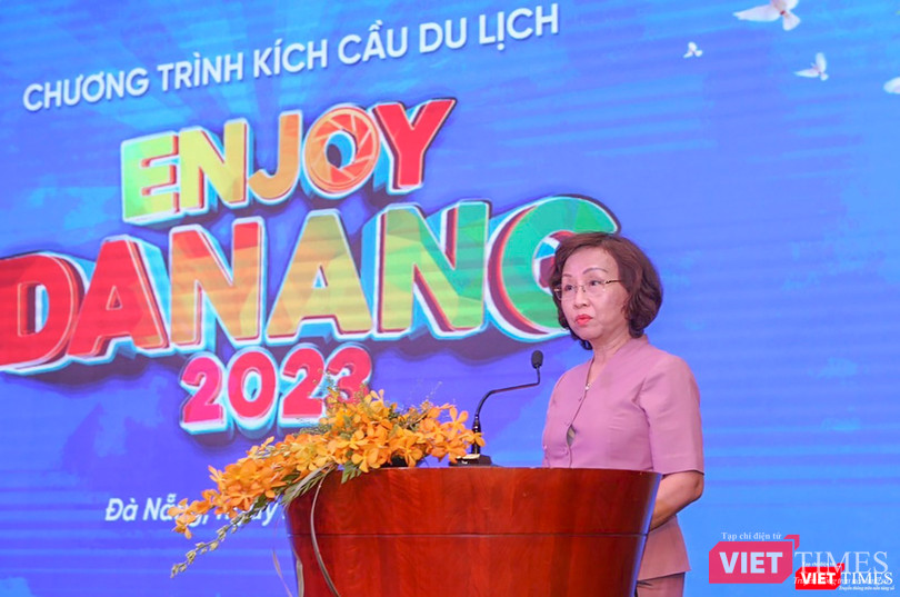 Bà Ngô Thị Kim Yến - Phó Chủ tịch UBND TP Đà Nẵng - phát biểu tại buổi họp báo Bà Ngô Thị Kim Yến - Phó Chủ tịch UBND TP Đà Nẵng - phát biểu tại buổi họp báo