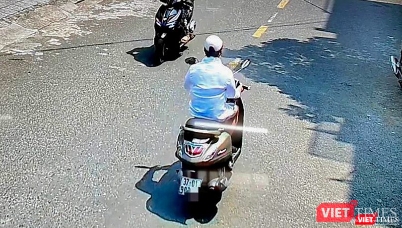 Hình ảnh chiếc xe máy sử dụng để gây án được camera an ninh ghi lại