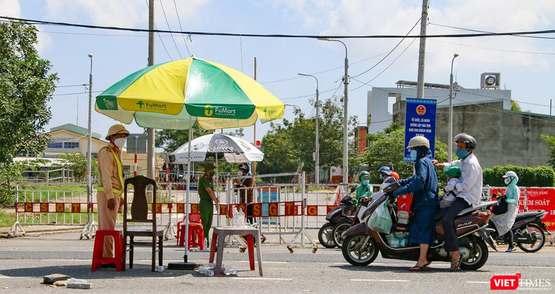 Chốt kiểm soát phòng dịch COVID-19 tại cửa ngõ ra vào TP Đà Nẵng