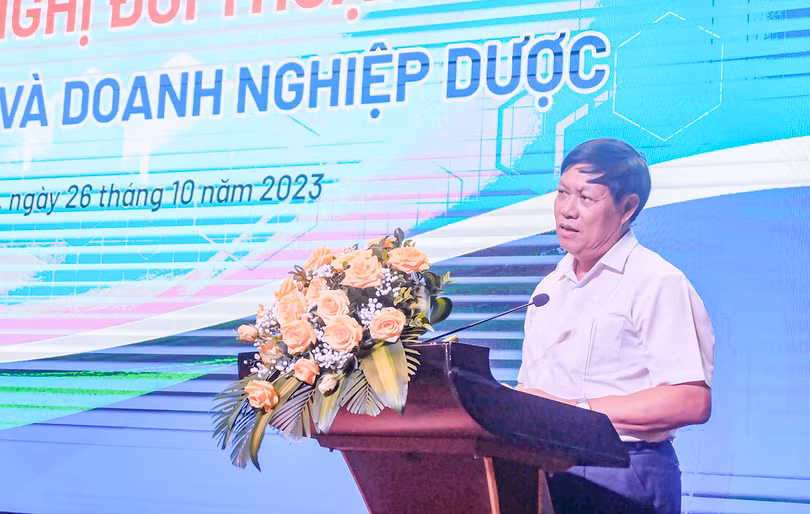 Thứ trưởng Bộ Y tế Đỗ Xuân Tuyên phát biểu tại hội nghị