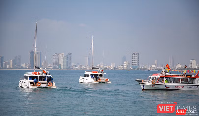 vt_da nang dua tuyen du lich thuy noi dia tai son tra 8.png