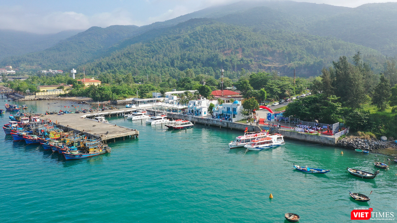 Bến CT15 (bán đảo Sơn Trà), điểm đầu của tuyến du lịch thủy nội địa CT15 đi Hòn Sụp - Bãi Nam - Bãi Đa.