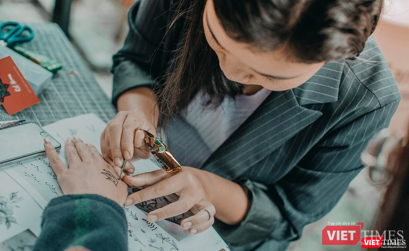 Nghệ thuật vẽ Kate Henna