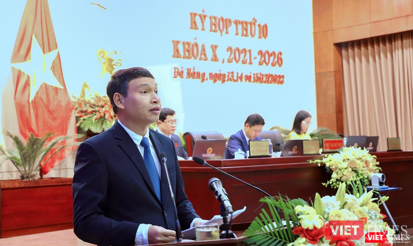Ông Hồ Kỳ Minh - Phó Chủ tịch thường trực UBND TP Đà Nẵng phát biểu tại kỳ họp thứ 10, HĐND TP Đà Nẵng khoá X, diễn ra sáng ngày 13/12