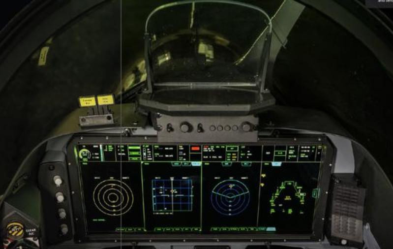 Buồng lái máy bay huấn luyện Hawk. Ảnh: Sina