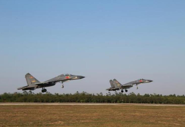 Lực lượng không quân Chiến khu miền Nam, Quân đội Trung Quốc tiến hành huấn luyện sau Tết Nguyên đán. Ảnh: Sina