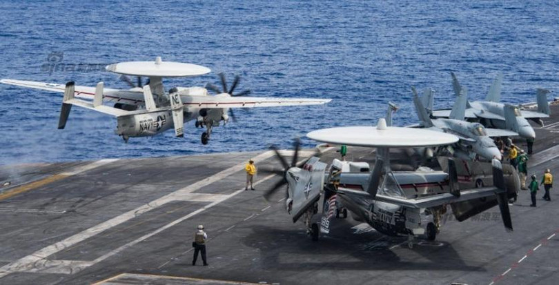 Máy bay trên tàu sân bay USS Carl Vinson, Hải quân Mỹ. Ảnh: Sina