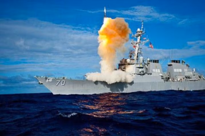 Tên lửa đánh chặn SM-3 phóng từ tàu Aegis. Ảnh: Sina