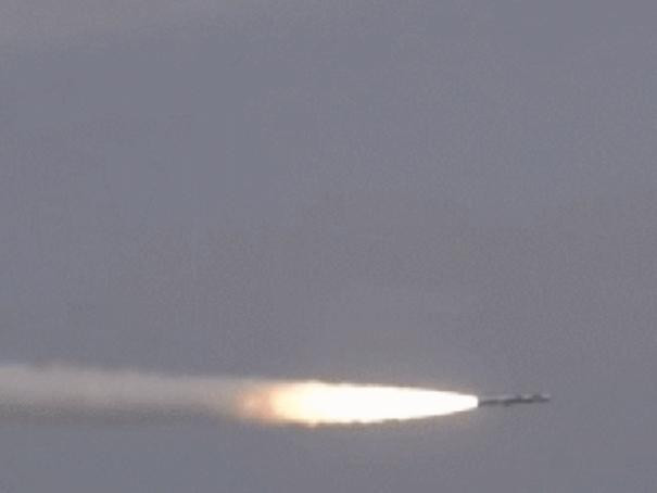 Tên lửa hành trình siêu âm BrahMos-A lần đầu tiên phóng thành công từ máy bay chiến đấu Su-30MKI. Ảnh: Guancha.