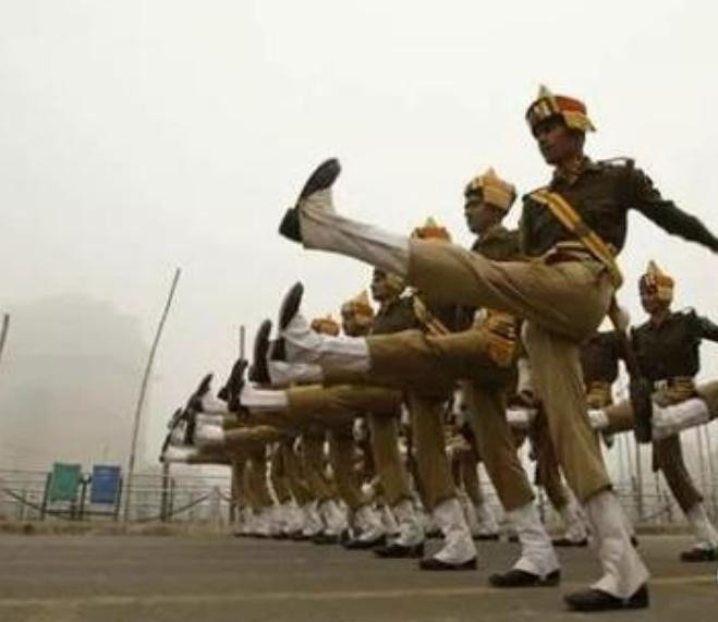 Binh sĩ Ấn Độ. Ảnh: Sina.